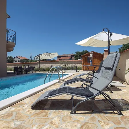 Holiday home House With A Swimming Pool Liznjan, Medulin - 22781