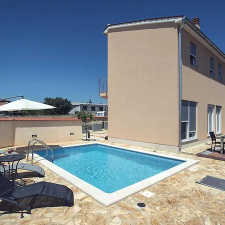 House With A Swimming Pool Liznjan, Medulin - 22781 Holiday home